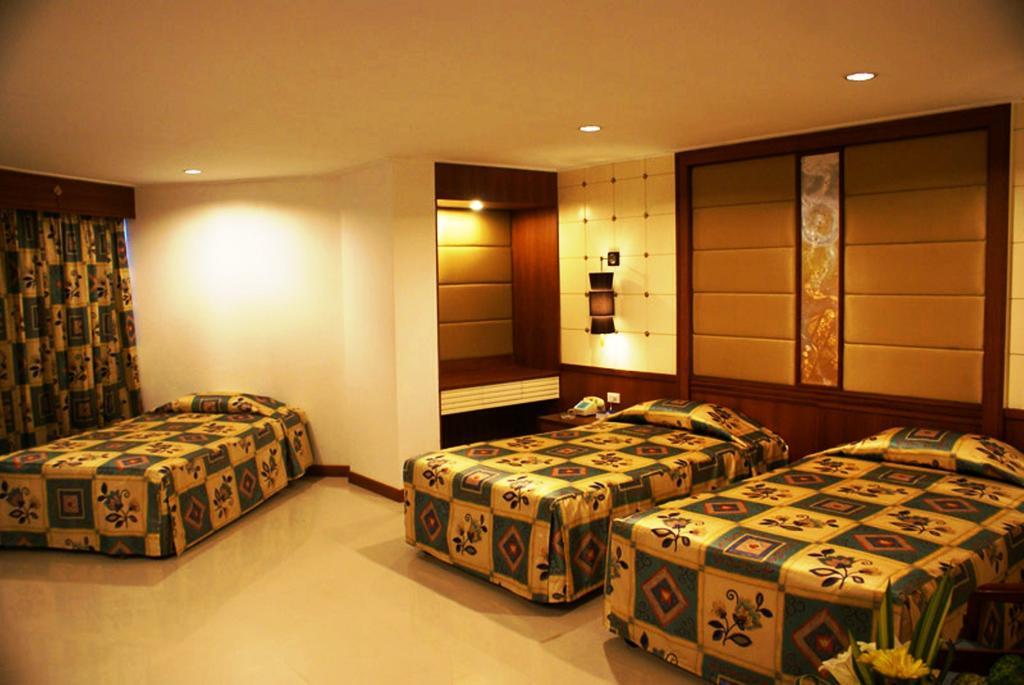 Royal Twins Palace Hotel Pattaya Exterior foto