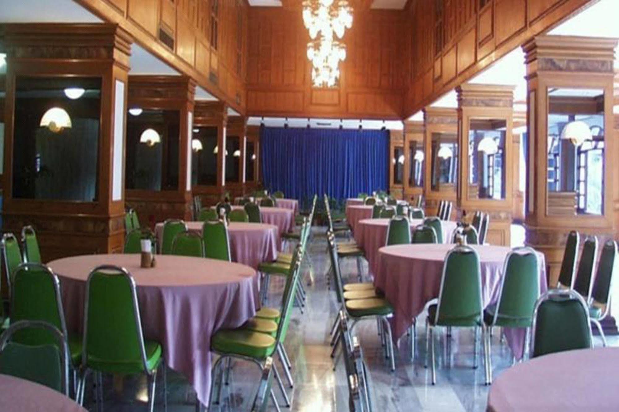 Royal Twins Palace Hotel Pattaya Exterior foto