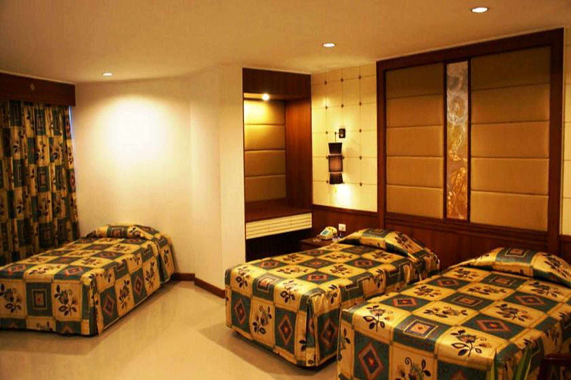 Royal Twins Palace Hotel Pattaya Exterior foto