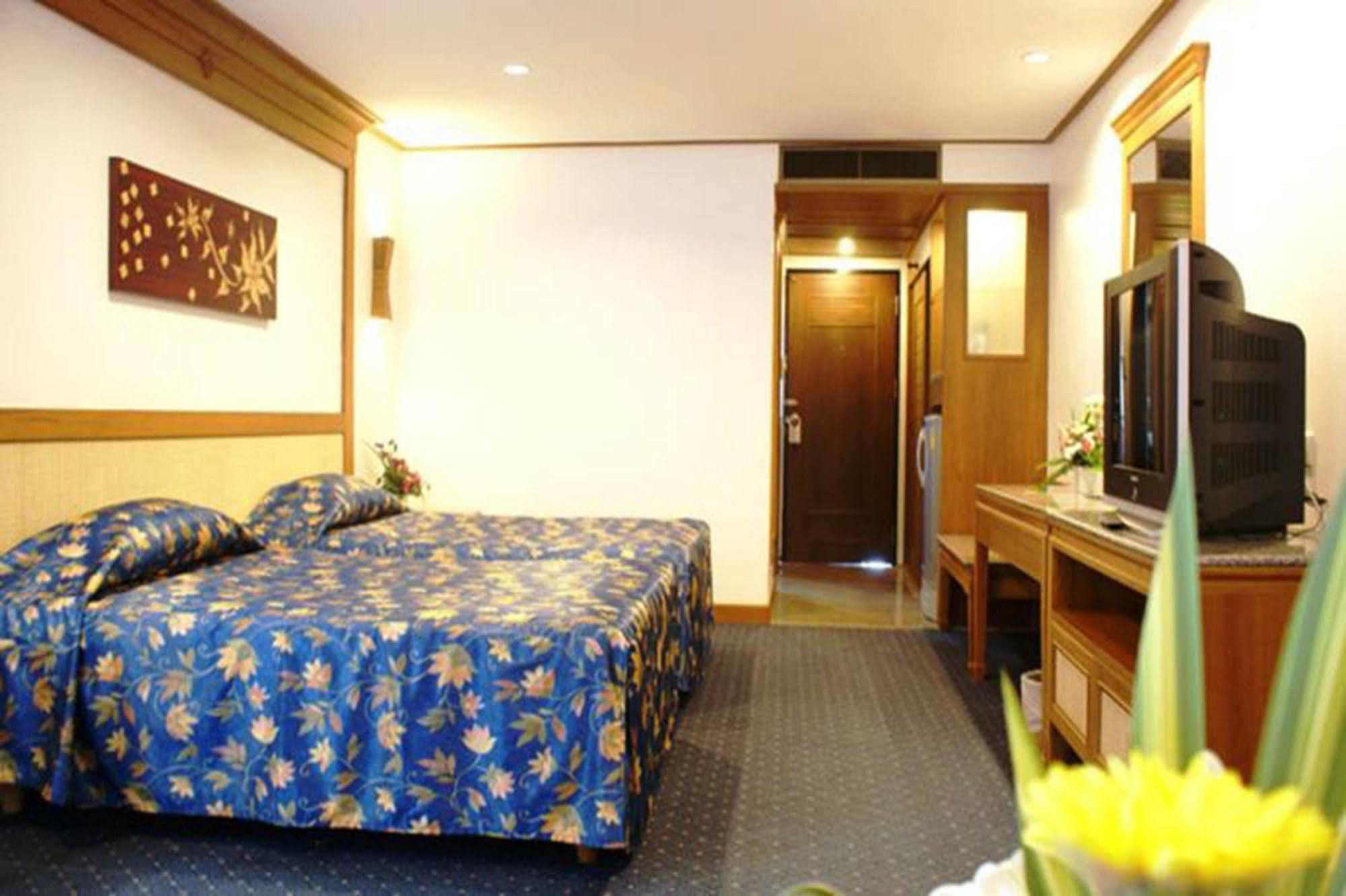 Royal Twins Palace Hotel Pattaya Exterior foto